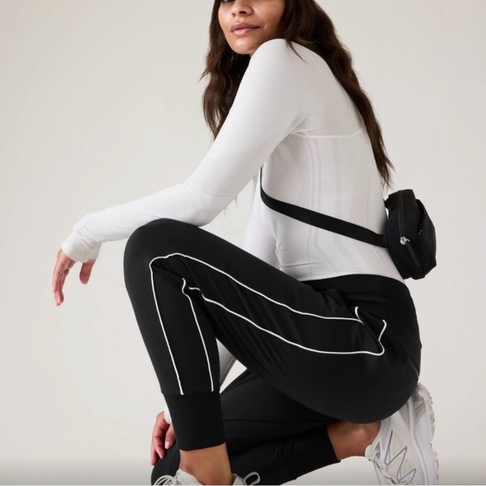 Athleta Venice Striped Jogger Black and White Joggers with Sporty Piping NWOT